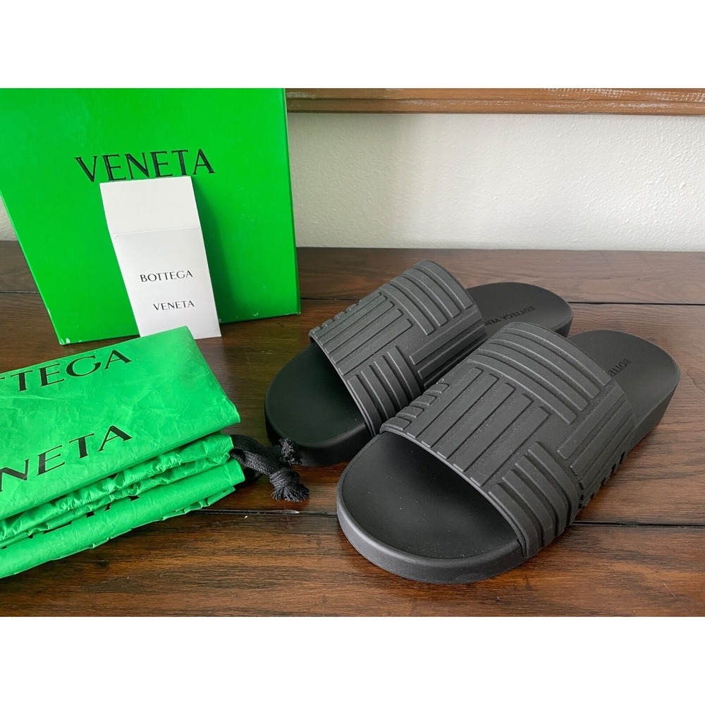 BOTTEGA VENETA 690039 Women's 'Slider' Pool Slide Sandals Black Rubber, 37